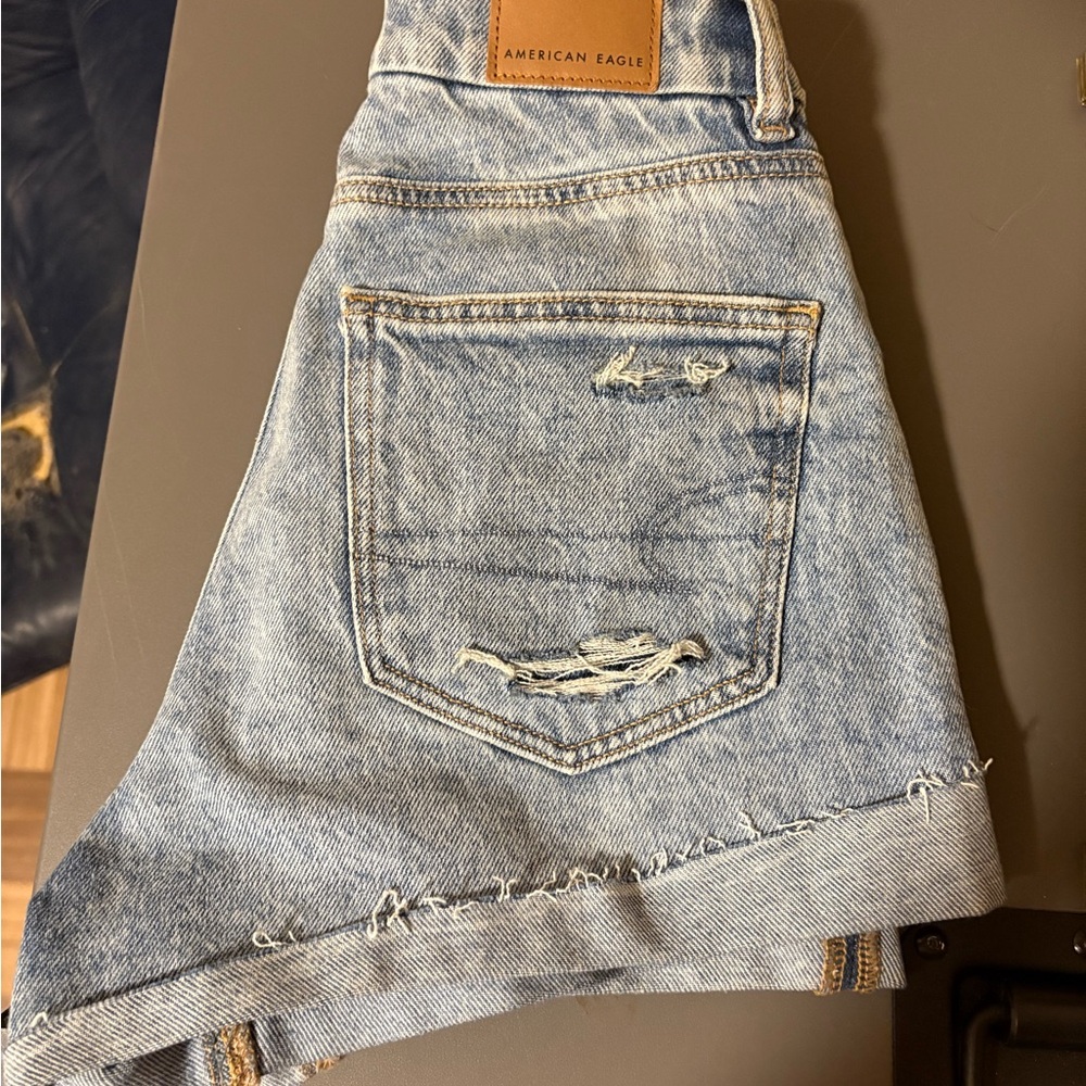 NWOT American Eagle Curvy Mom Denim Shorts